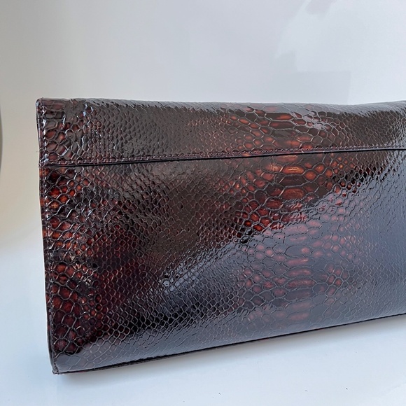 $210 NWOT ADRIENNE VITTADINI Patent Leather Large Clutch Python Brown Gold - Picture 11 of 13
